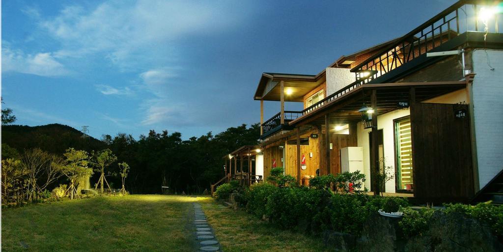 Gotjawal Geomunoreum Pension เมืองเชจู ภายนอก รูปภาพ