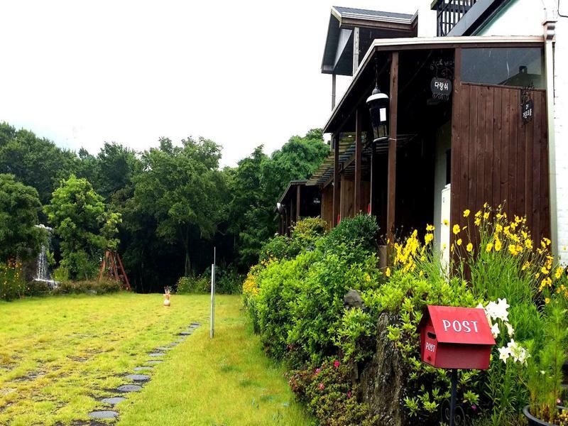 Gotjawal Geomunoreum Pension เมืองเชจู ภายนอก รูปภาพ