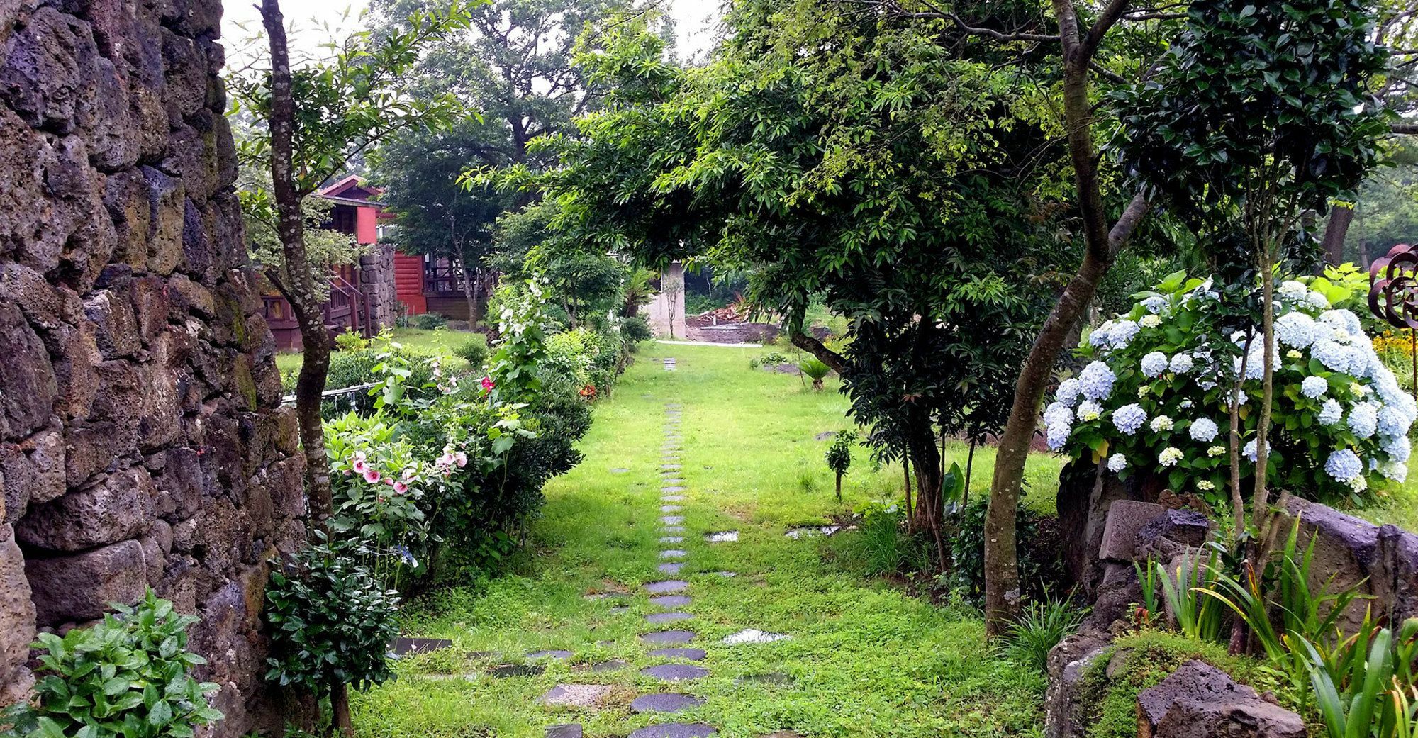 Gotjawal Geomunoreum Pension เมืองเชจู ภายนอก รูปภาพ