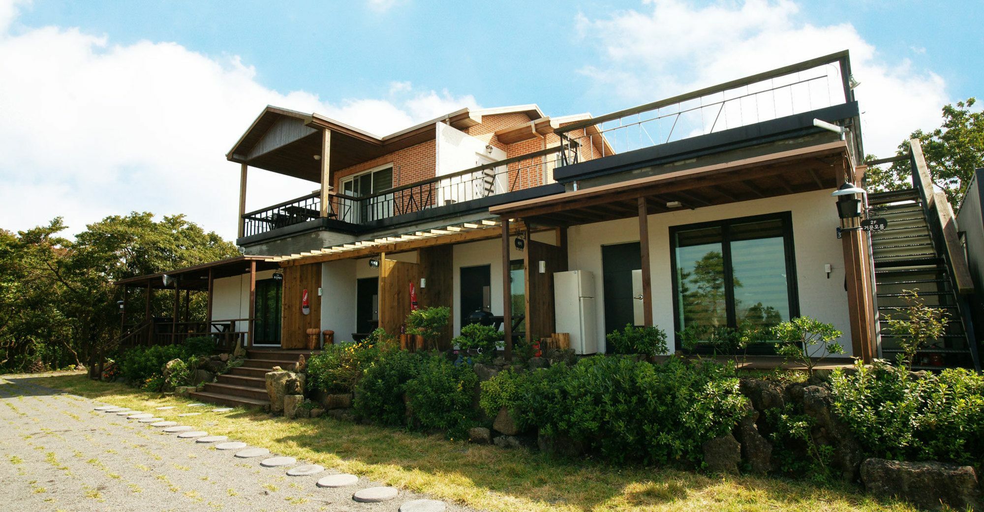 Gotjawal Geomunoreum Pension เมืองเชจู ภายนอก รูปภาพ